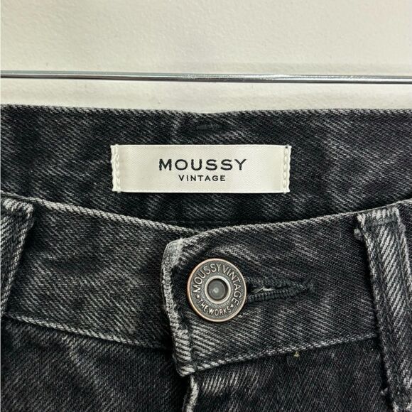 Moussy Vintage Tapered Leg Jeans in Vintage Black - Picture 8 of 9
